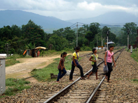 Crossing tracks